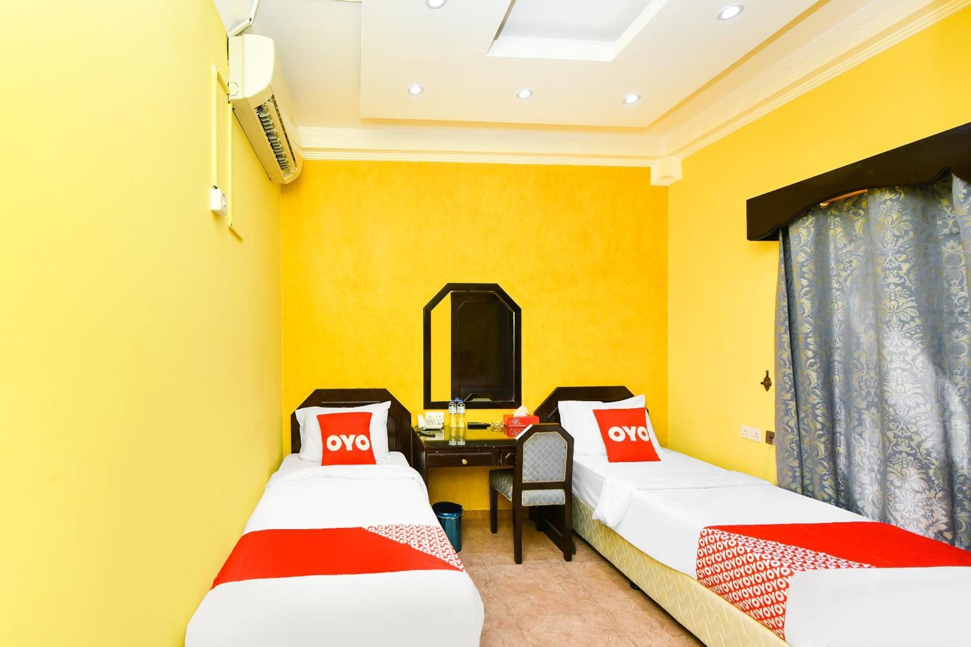 Oyo 137 Marina Hotel Маскат Екстериор снимка