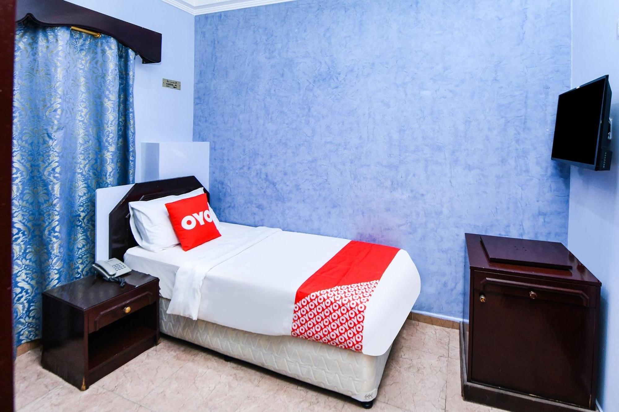 Oyo 137 Marina Hotel Маскат Екстериор снимка