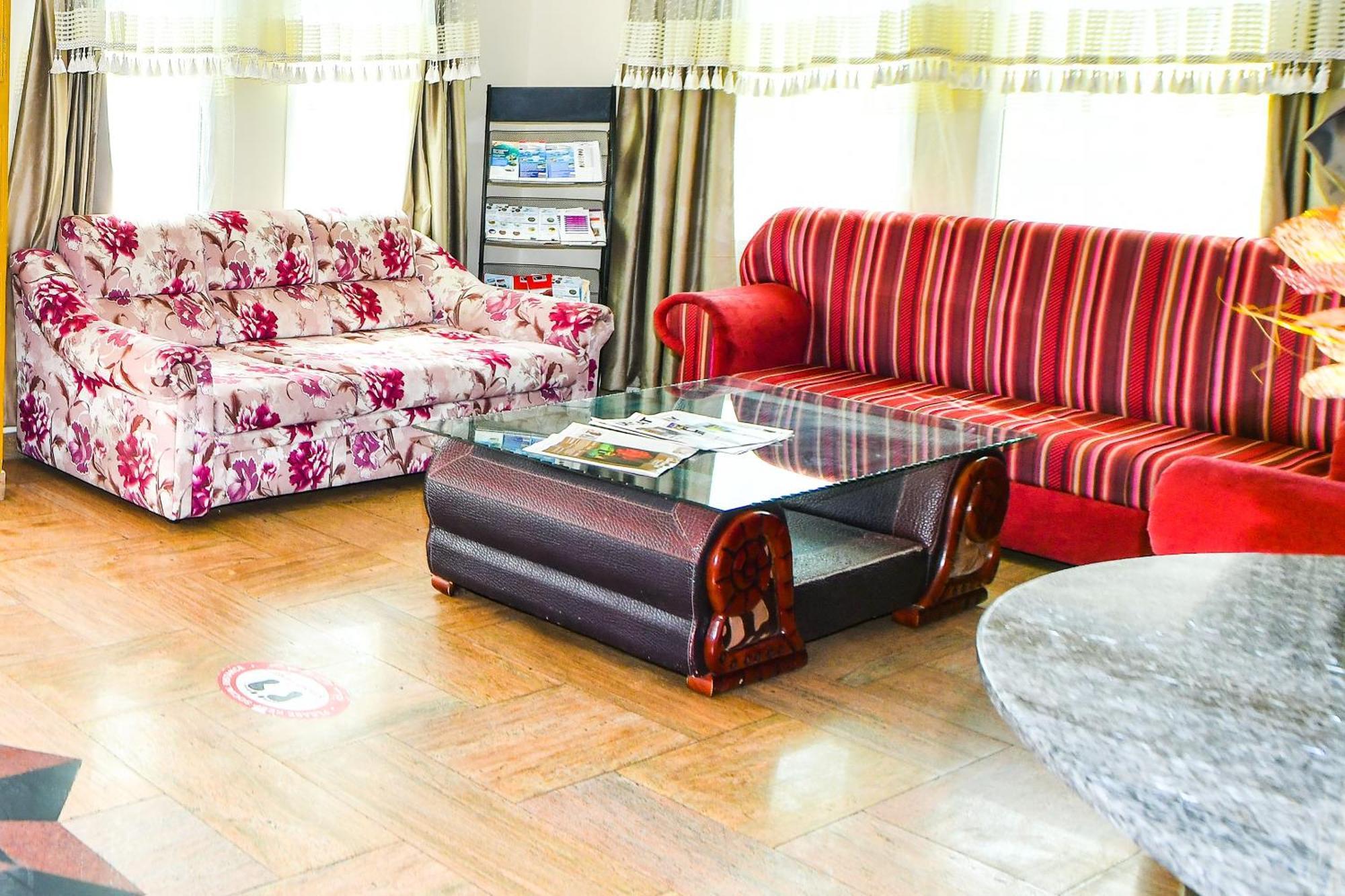 Oyo 137 Marina Hotel Маскат Екстериор снимка