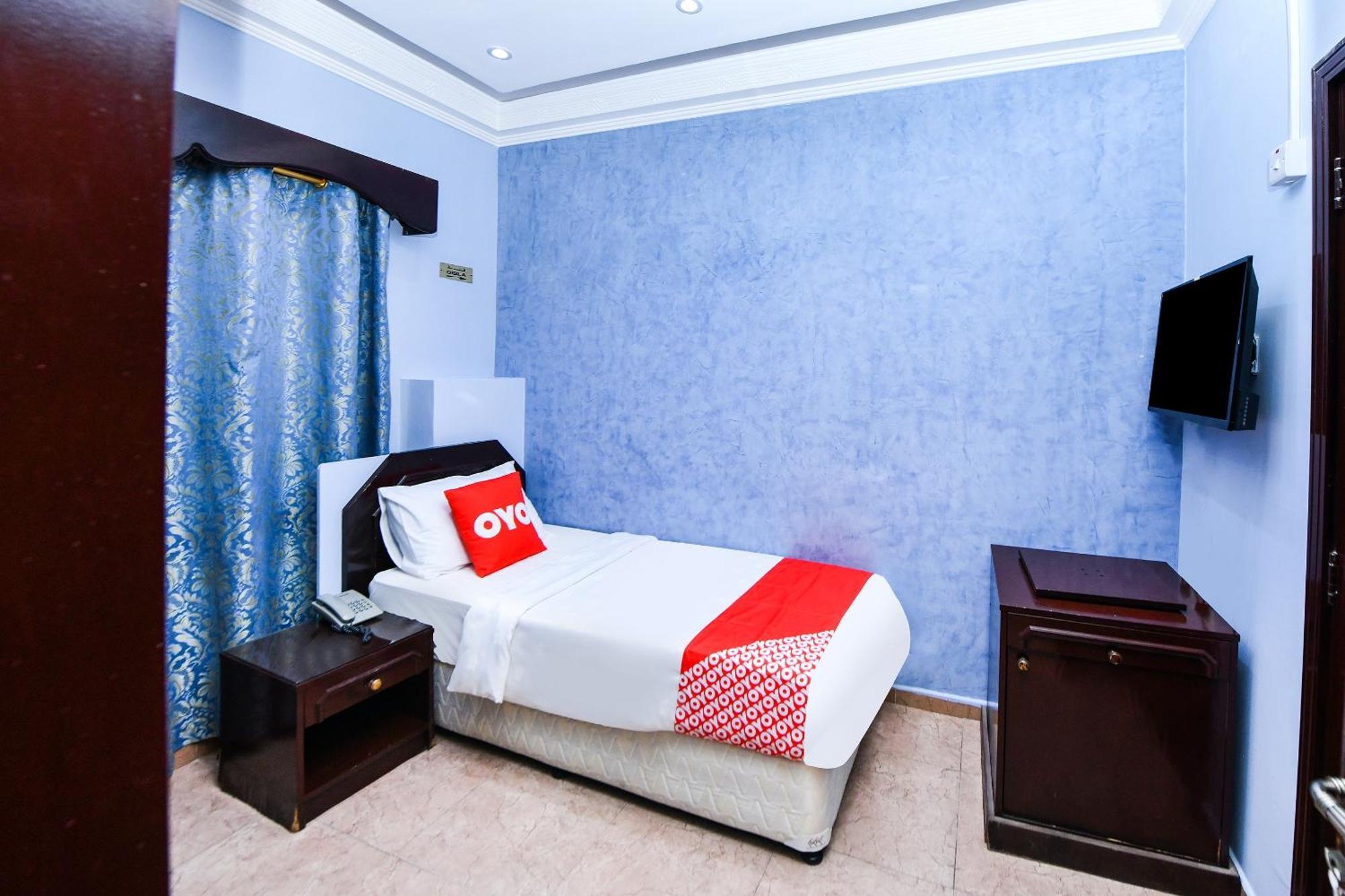Oyo 137 Marina Hotel Маскат Екстериор снимка