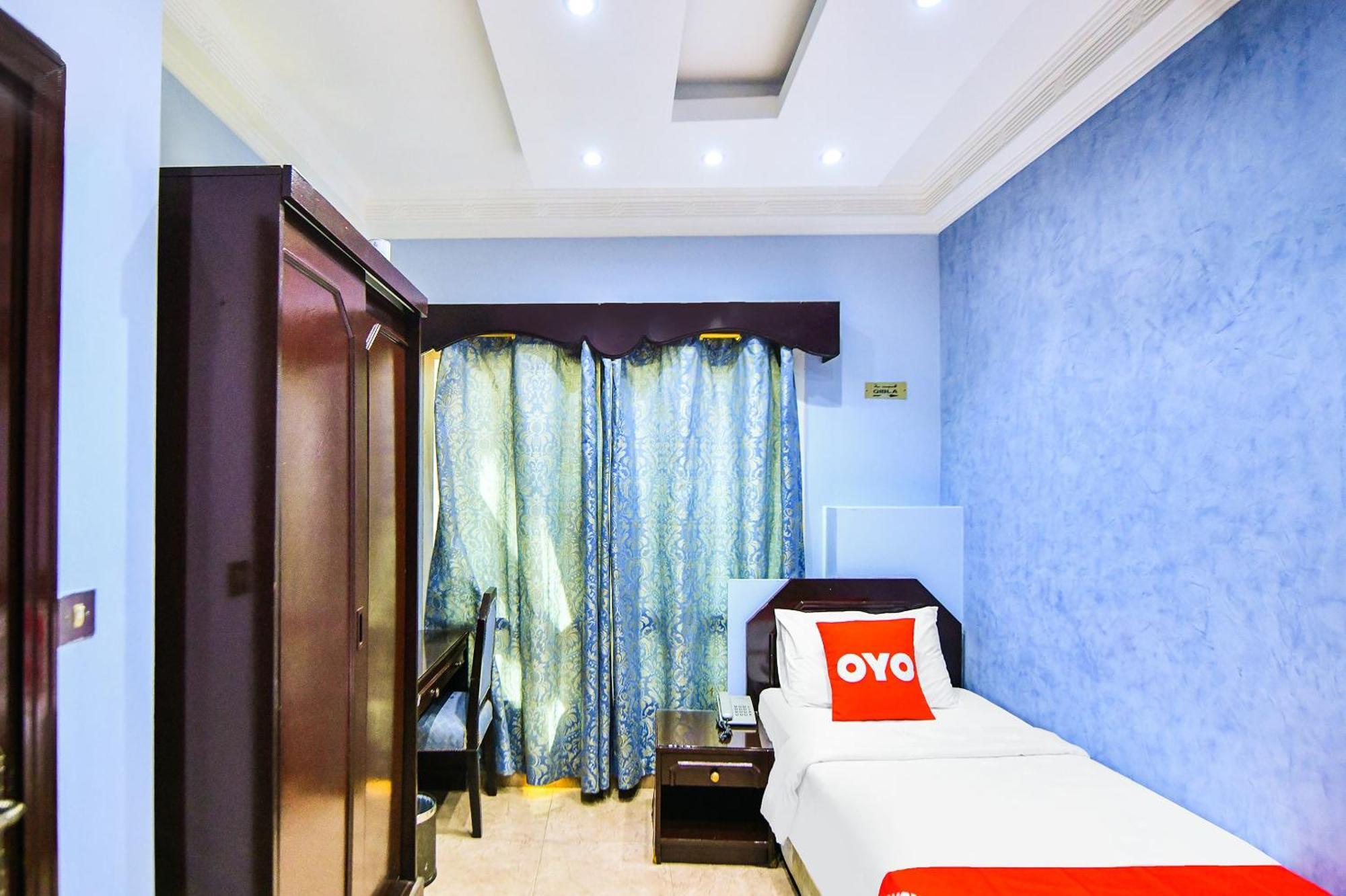 Oyo 137 Marina Hotel Маскат Екстериор снимка