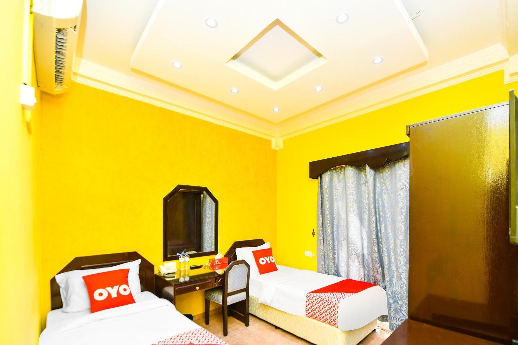 Oyo 137 Marina Hotel Маскат Екстериор снимка